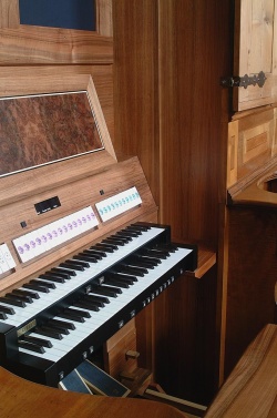 Engelberg Chororgel Tastatur.jpg