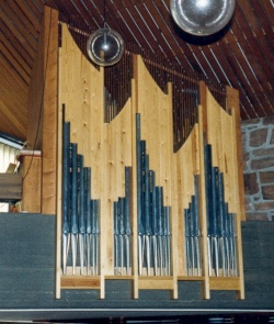 Fronhausen (Lahn), Heilig-Kreuz-Kirche, Orgel.jpg
