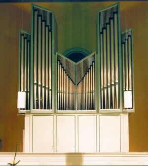 Gießen-Kleinlinden, evangelische Kirche, Orgel.jpeg
