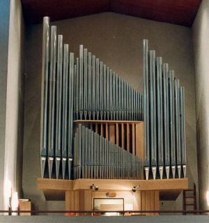Kassel, Adventskirche, Orgel.jpg