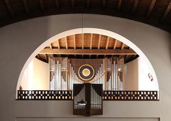 Meran St. Vigil Neue Orgel.jpg