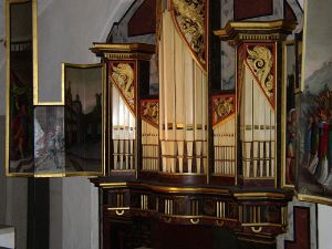 Schloss Wilhelmsburg, Kapelle, Orgel.JPG