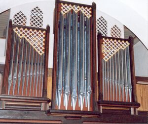 Weimar-Niederwalgern, evangelische Kirche, Orgel.jpg