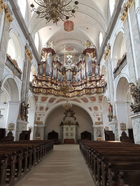 Datei:Bardo Orgel mit Raum.jpg