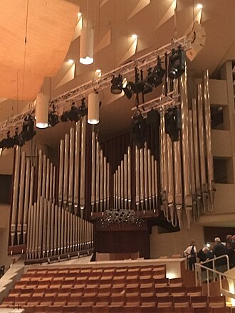 Berlin Philharmonie Hauptorgel.jpg