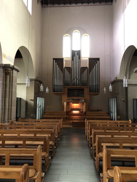 Datei:Trier St Josef 2.jpg