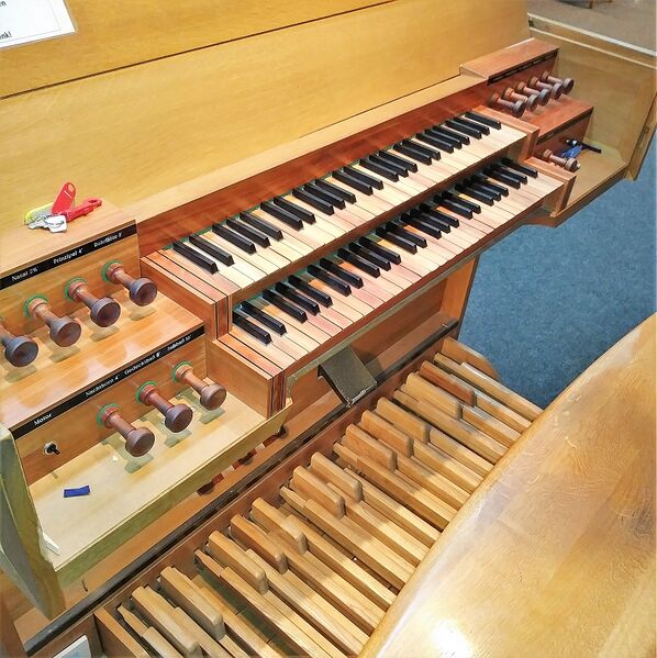 Datei:München-Großhadern, Klinikkirche (4).jpg