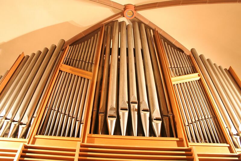 Datei:Karlsruhe, St.Bernhard, Hess-Orgel, Prospekt.jpg