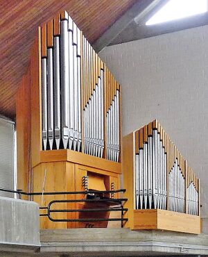 Berlin-Märkisches Viertel, Kirche am Seggeluchbecken (1).JPG