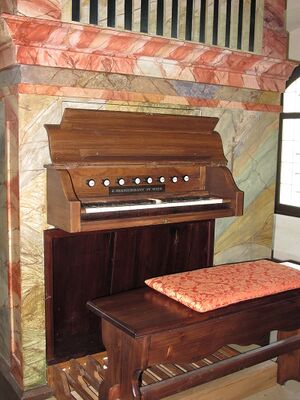 Übersbach Deutschmann Spieltisch.jpg