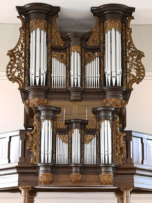 Üxheim Mariä Himmelfahrt Orgel1.JPG