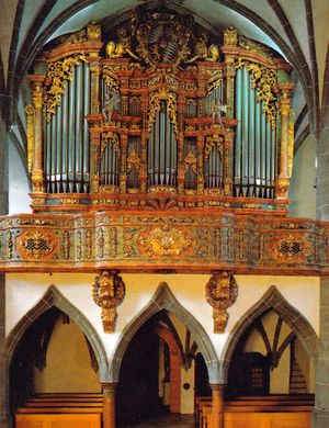 Altötting Stiftskirche Orgel.jpg