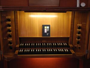 Apolda, Martinskirche, Spieltisch.JPG