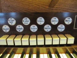 Arnsdorf-Kleinwolmsdorf, Dorfkirche, Register.JPG