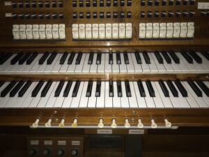 Büchel, St. Simon und Juda, Spieltisch (2).JPG