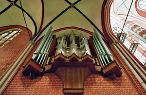Bad Doberan, Münsterkirche, Hauptorgel 2.jpg