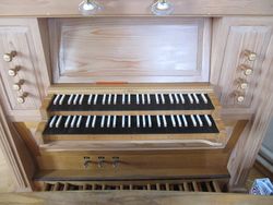 Berlin, Alte Nazarethkirche, Spieltisch.JPG