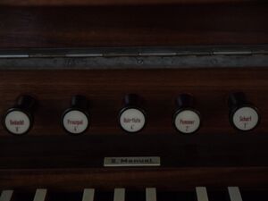 Berlin, Heilandskirche (Chororgel) Register.JPG