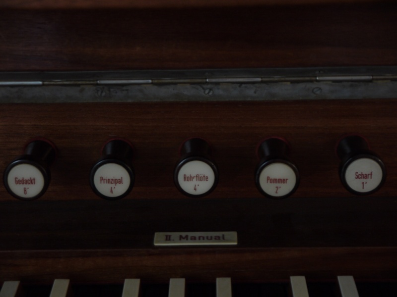 Datei:Berlin, Heilandskirche (Chororgel) Register.JPG