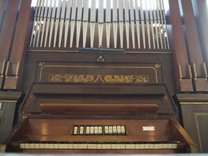 Berlin, Pfingstkirche (Hauptorgel) Spieltisch.JPG