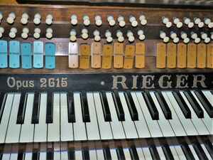 Berlin-Adlershof, Christus König, Firmenschildneu.JPG