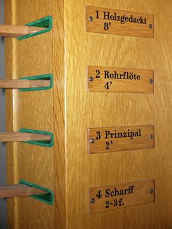 Berlin-Altglienicke, Maria Hilf, Register.JPG