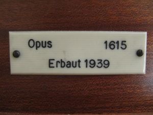 Berlin-Bohnsdorf, Dorfkirche, Firmenschild 2.JPG