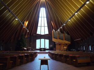 Berlin-Britz, Bruder-Klaus-Kirche, Innenraum.JPG