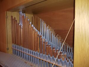 Berlin-Charlottenburg, Baptisten-Gemeinde, Brustwerk.JPG