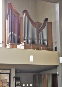 Berlin-Friedenau, St. Konrad, Innenraumneu.JPG