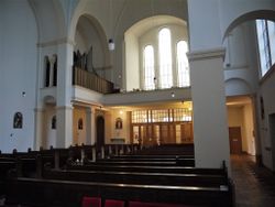 Berlin-Friedrichshain, Dreifaltigkeitskirche, Innenraum.JPG