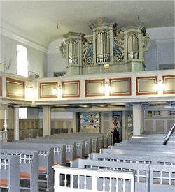 Berlin-Kaulsdorf, Jesuskirche (2).JPG