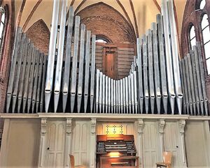Berlin-Kreuzberg, Heilig-Kreuz-Kirche (1).jpg