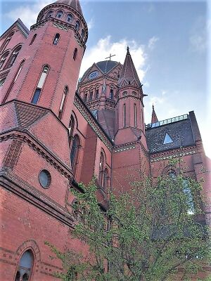 Berlin-Kreuzberg, Heilig-Kreuz-Kirche (6).jpg