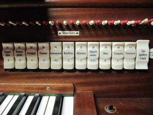 Berlin-Lankwitz, Dreifaltigkeitskirche, Register.JPG