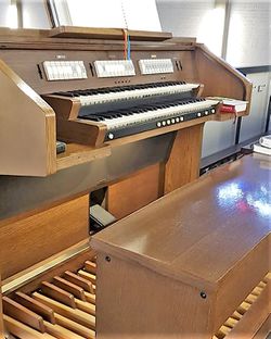 Berlin-Lankwitz, St. Benedikt (Digitalorgel).jpeg