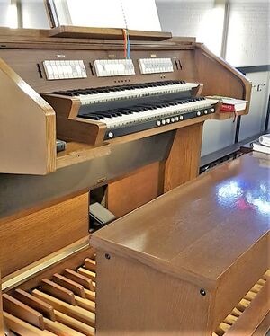 Berlin-Lankwitz, St. Benedikt (Digitalorgel).jpeg