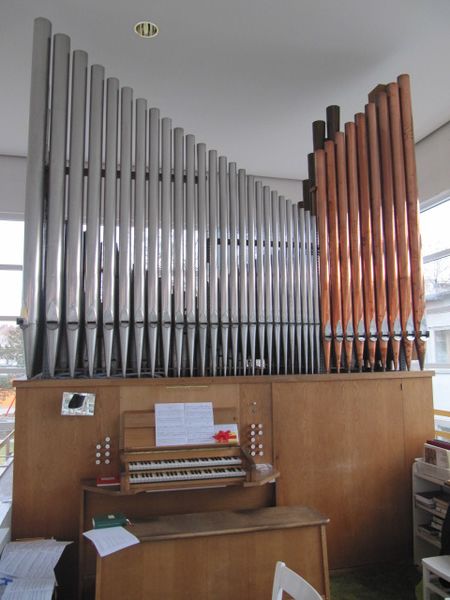 Datei:Berlin-Neukölln, Betsaal der Brüdergemeine, Prospektseite.JPG