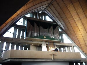 Berlin-Neukölln, Dreieinigkeitskirche, Orgel.JPG