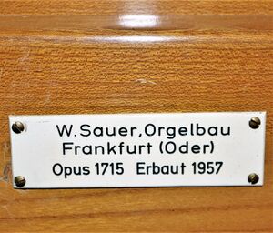 Berlin-Niederschöneweide, Friedenskirche, Firmenschildneu.JPG