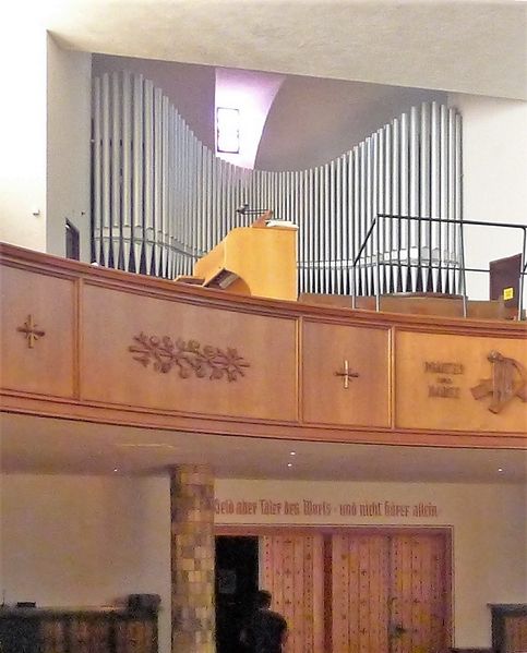 Datei:Berlin-Siemensstadt, Christophoruskirche.jpg