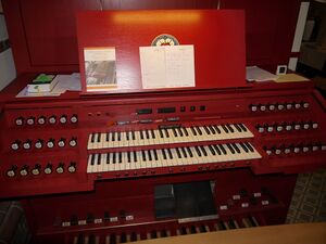 Berlin-Spandau, Lutherkirche,Spieltisch.JPG