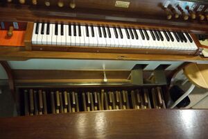 Berlin-Staaken, Gartenstadt-Kirche, Spieltisch.JPG