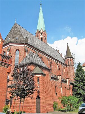 Berlin-Tegel, Herz-Jesu-Kircheneu.JPG