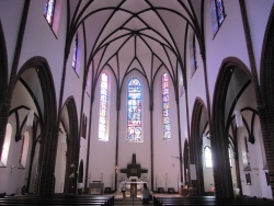 Berlin-Tegel, Herz Jesu, Innenraum.JPG