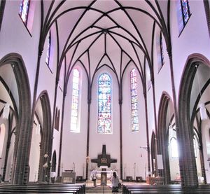 Berlin-Tegel, Herz Jesu, Innenraumneu.JPG