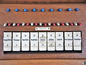 Berlin-Tiergarten, St.-Matthäus-Kirche, Registerneu.JPG