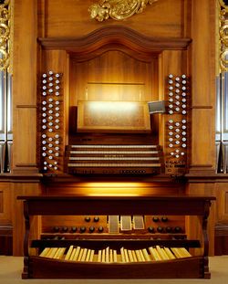 Bern Münster Spieltisch.jpg