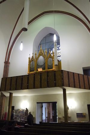 Bernau bei Berlin, Herz-Jesu-Kirche, Innenraum.JPG