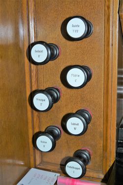 Bernau bei Berlin, Herz-Jesu-Kirche, Register.JPG